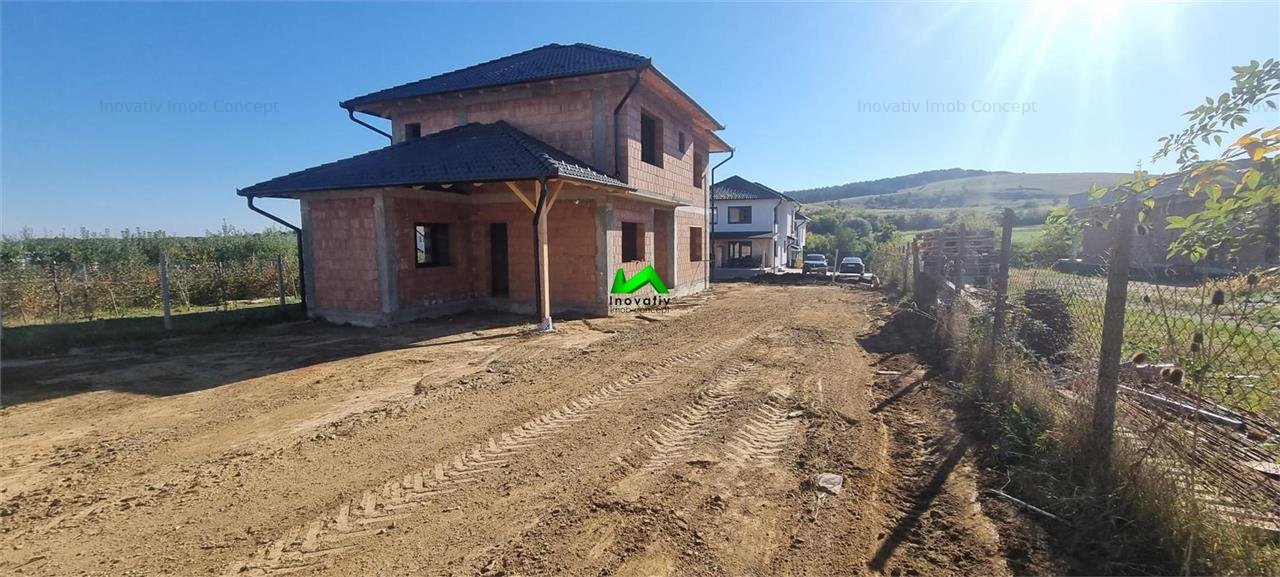 Casa de vanzare 4 camere Sibiu Poplaca