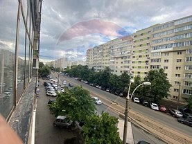 Apartament de vânzare 3 camere, în Bucureşti, zona Iancului