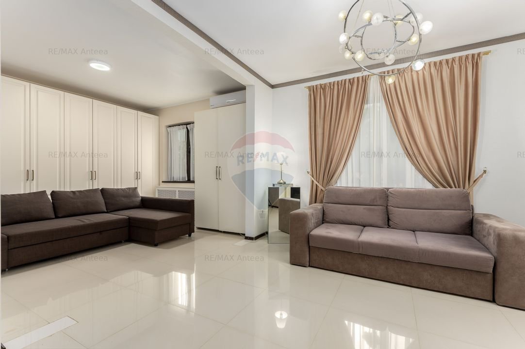 Casa / Vila cu 5 camere de vanzare in zona Sud-Est