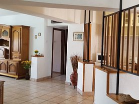 Apartament de închiriat 3 camere, în Constanţa, zona Trocadero