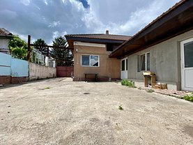Casa de vânzare 4 camere, în Dumbrăviţa