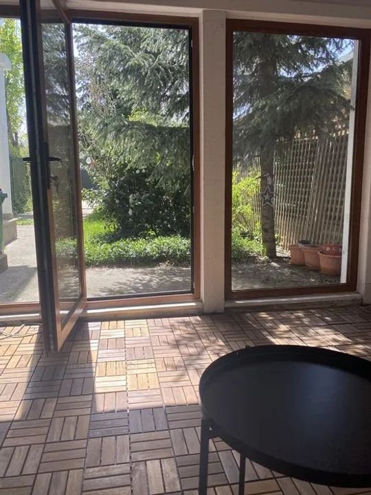 5 camere cu graidna proprie Iancu Nicolae