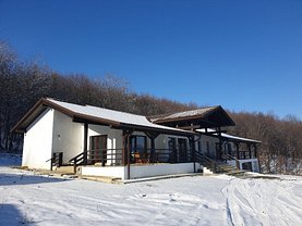 Casa 4 camere în Bistrita, Est