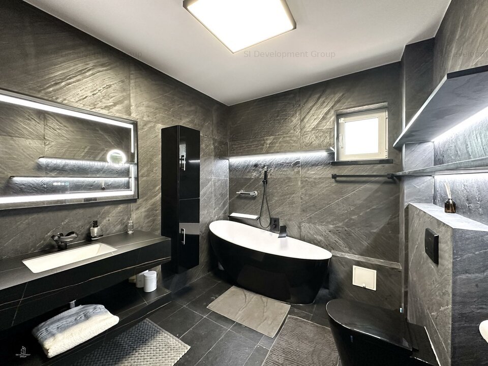 Casa individuala cu 7 camere - Pipera, Voluntari - Renovata in 2024 - Garaj