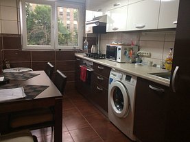 Apartament de vânzare 3 camere, în Bucuresti, zona 13 Septembrie