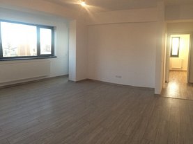 Apartament de vânzare 3 camere, în Bucureşti, zona Chitila