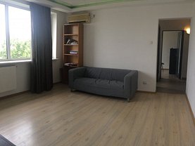 Apartament de vânzare 3 camere, în Bucureşti, zona Ştirbei Vodă