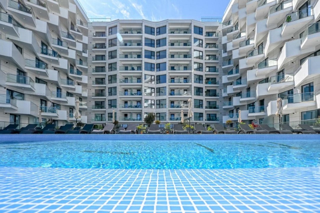 Apartamente cu vedere frontala la mare si parcare subterana in Alezzi Infinitty