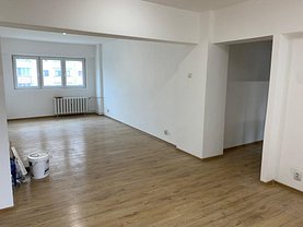 Apartament de închiriat 3 camere, în Bucureşti, zona Moşilor