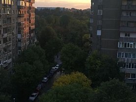 Apartament de vânzare 3 camere, în Bucureşti, zona Tineretului