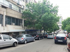 Vânzare spaţiu comercial