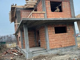 Casa de vânzare 4 camere, în Luna de Sus