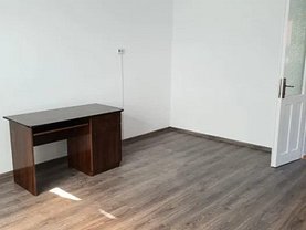 Închiriere spaţiu comercial