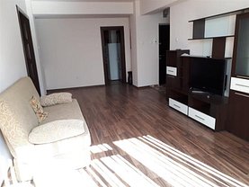 Apartament de închiriat 3 camere, în Iaşi, zona Central