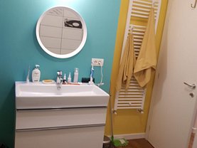 Apartament de vânzare 3 camere, în Bucuresti, zona Universitate