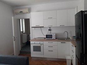 Apartament de vanzare 4 camere, în Bucuresti, zona Universitate