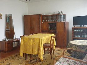 Apartament de vânzare 3 camere, în Cluj-Napoca, zona Plopilor