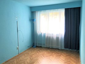 Apartament de vânzare 3 camere, în Cluj-Napoca, zona Manastur