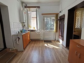 Vânzare spaţiu comercial