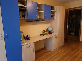Apartament de vânzare 3 camere, în Bucureşti, zona Vitan-Bârzeşti