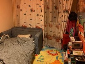 Apartament de vânzare 3 camere, în Bucuresti, zona Berceni