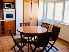 Apartament de vânzare 4 camere, în Bucureşti, zona Nerva Traian