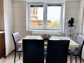 Apartament de vânzare 4 camere, în Bucureşti, zona Unirii