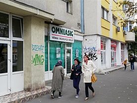 Vânzare spaţiu comercial