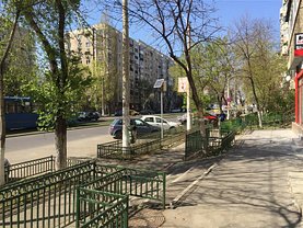 Vânzare spaţiu comercial