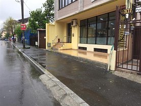 Vânzare spaţiu comercial