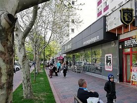 Vânzare spaţiu comercial