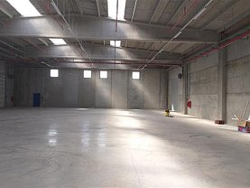Vânzare spaţiu industrial