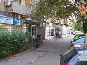 Vânzare spaţiu comercial