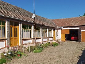 Casa de vânzare 5 camere, în Pesac