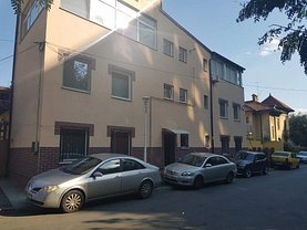 Vânzare spaţiu comercial
