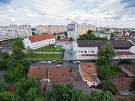 Apartament de vânzare 3 camere, în Arad, zona Aurel Vlaicu