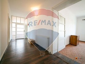 Apartament de vânzare 3 camere, în Arad, zona Functionarilor