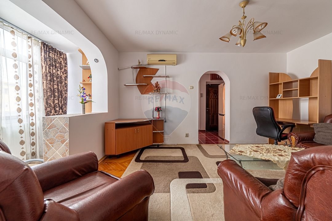 Apartament cu 4 camere de vanzare in zona Aurel Vlaicu - imaginea 6