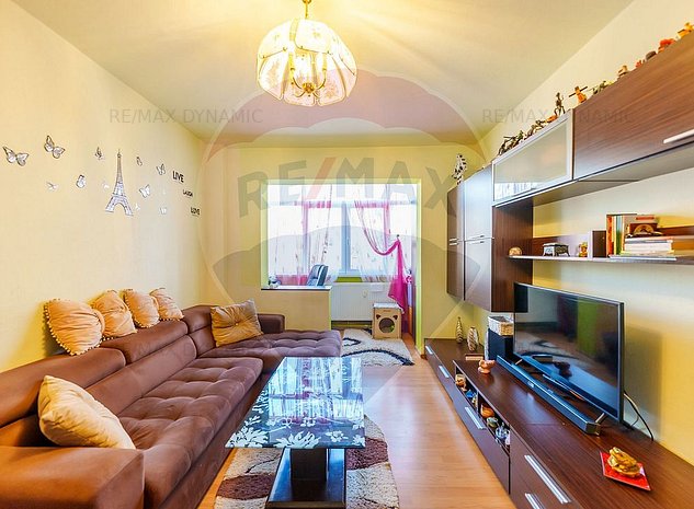 Apartament modern 3 camere de vanzare,  zona Vlaicu - imaginea 1