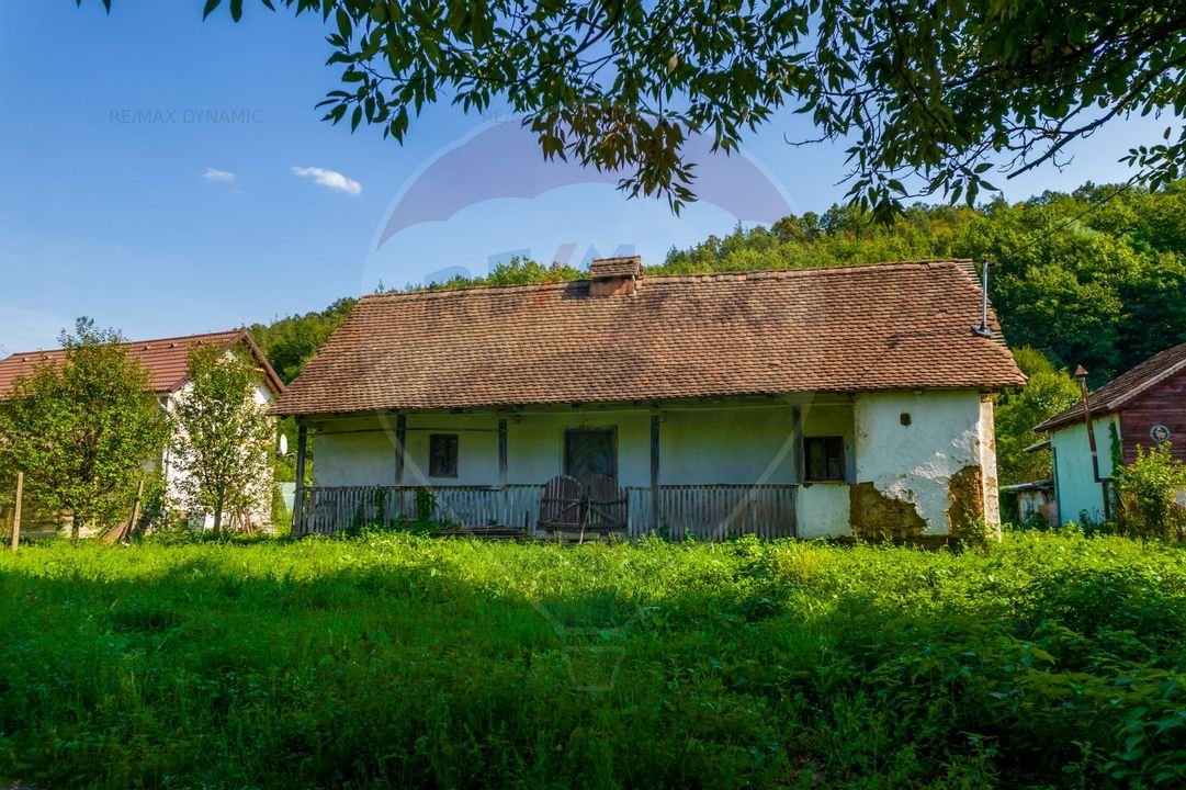Casa taraneasca + Teren 1061 m2 de vanzare Cladova