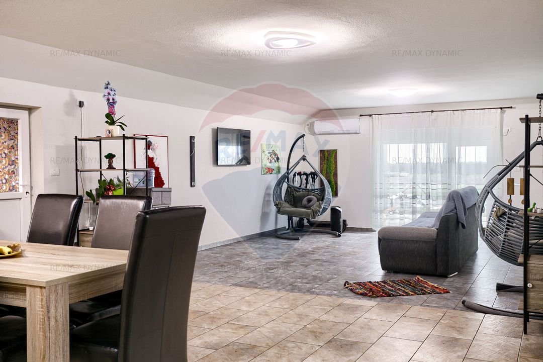 Casa renovata modern cu 3 camere de vanzare Frumuseni Arad