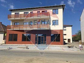 Închiriere spaţiu comercial