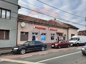 Vânzare spaţiu comercial