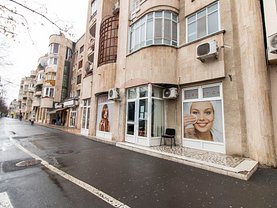 Închiriere spaţiu comercial