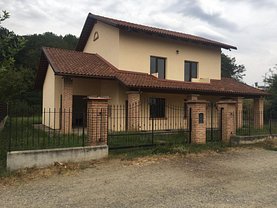 Casa de vânzare 4 camere, în Păuleşti