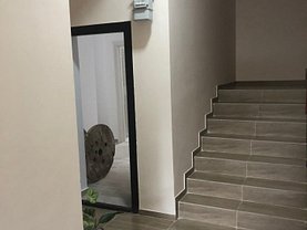 Apartament de vânzare 3 camere, în Bucuresti, zona Berceni