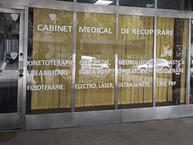 Închiriere spaţiu comercial