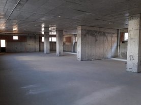 Închiriere spaţiu comercial