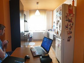 Apartament de vânzare 4 camere, în Bucuresti, zona Dristor