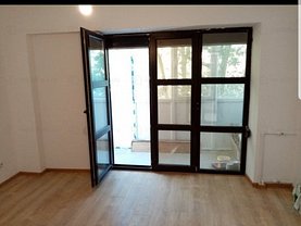 Apartament de vânzare 4 camere, în Bucuresti, zona Pantelimon